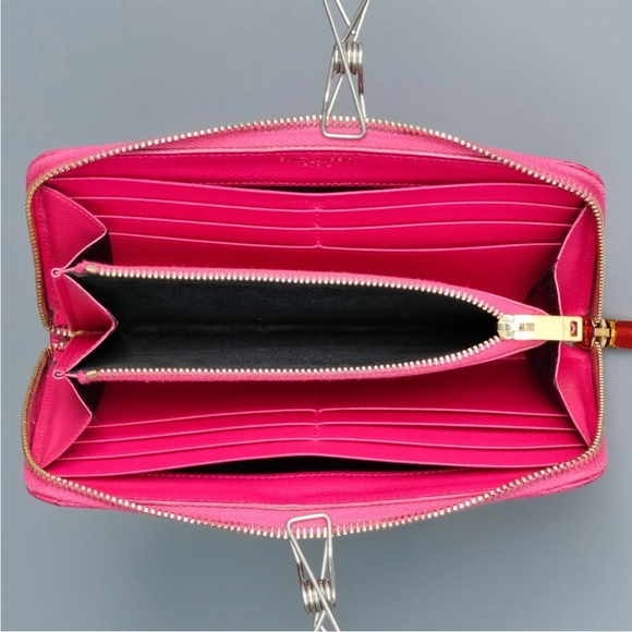 Saint Laurent Fuchsia Quilted Wallet - Picture 5 of 12